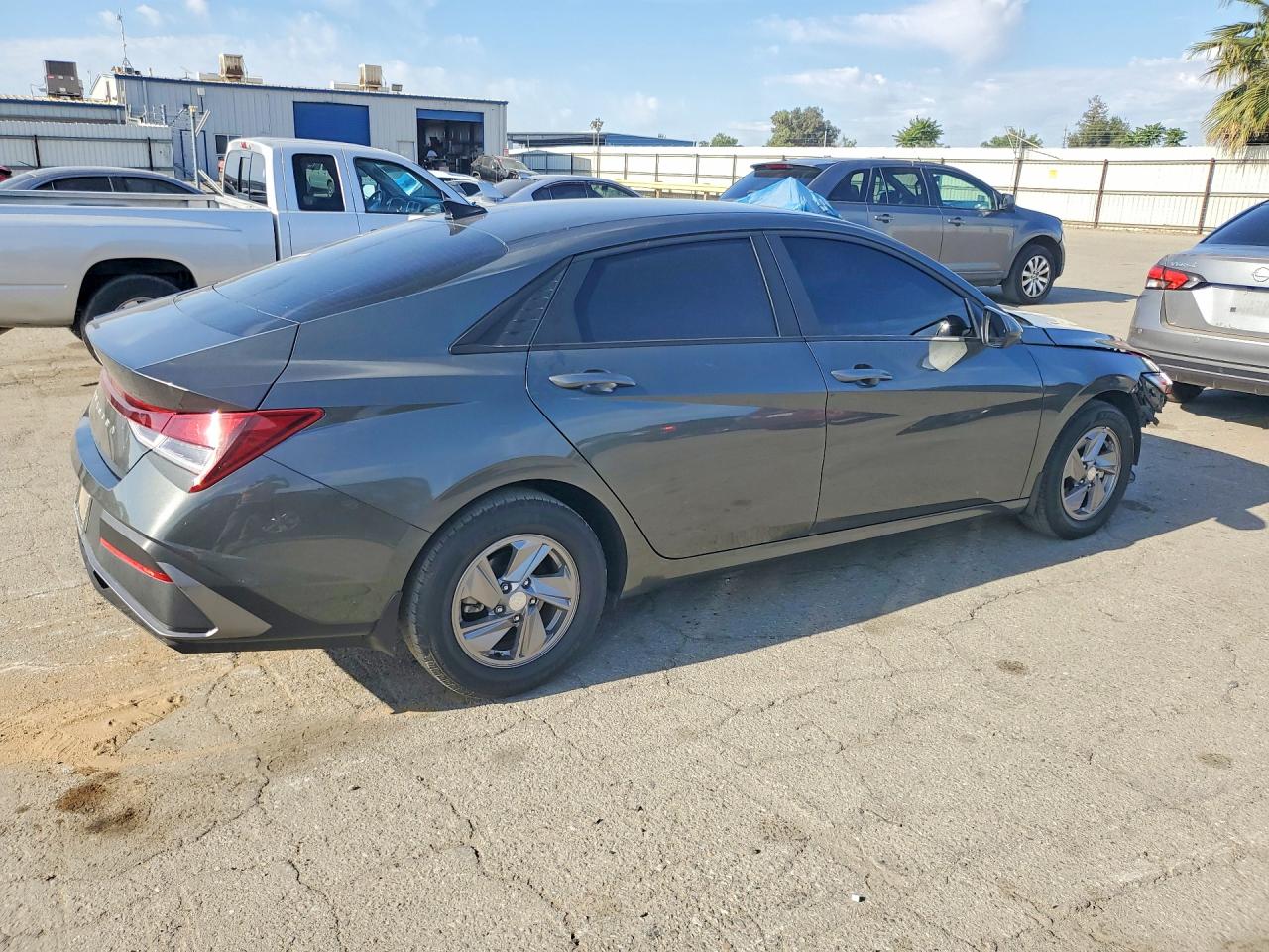 2024 HYUNDAI ELANTRA