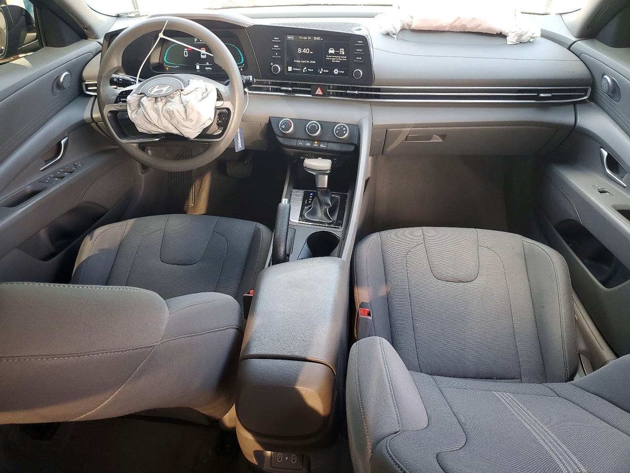2024 HYUNDAI ELANTRA