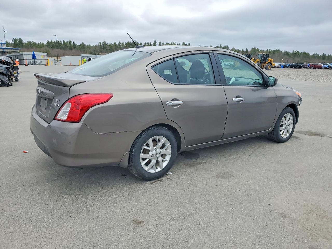 2017 NISSAN VERSA
