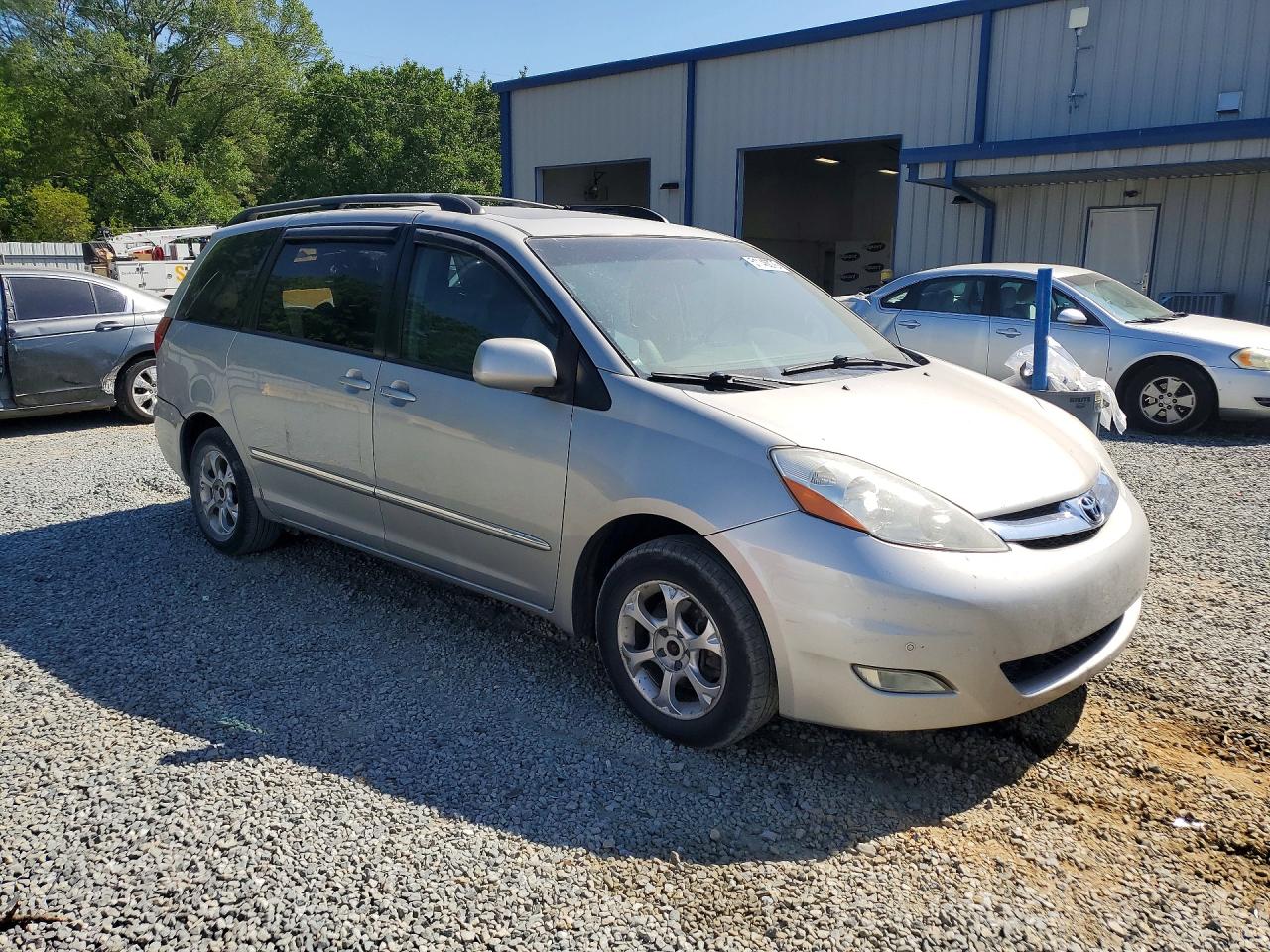 2006 TOYOTA SIENNA