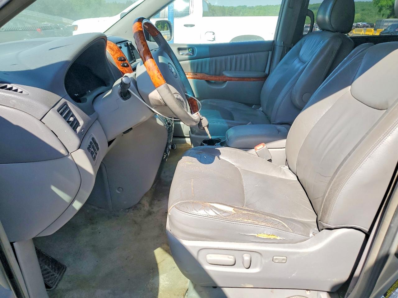 2006 TOYOTA SIENNA