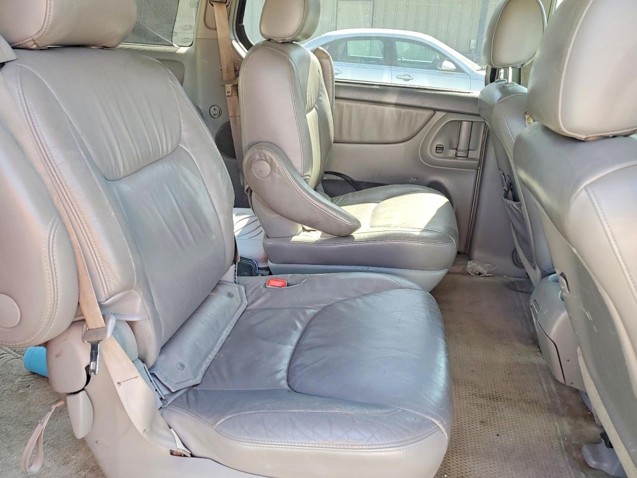 2006 TOYOTA SIENNA