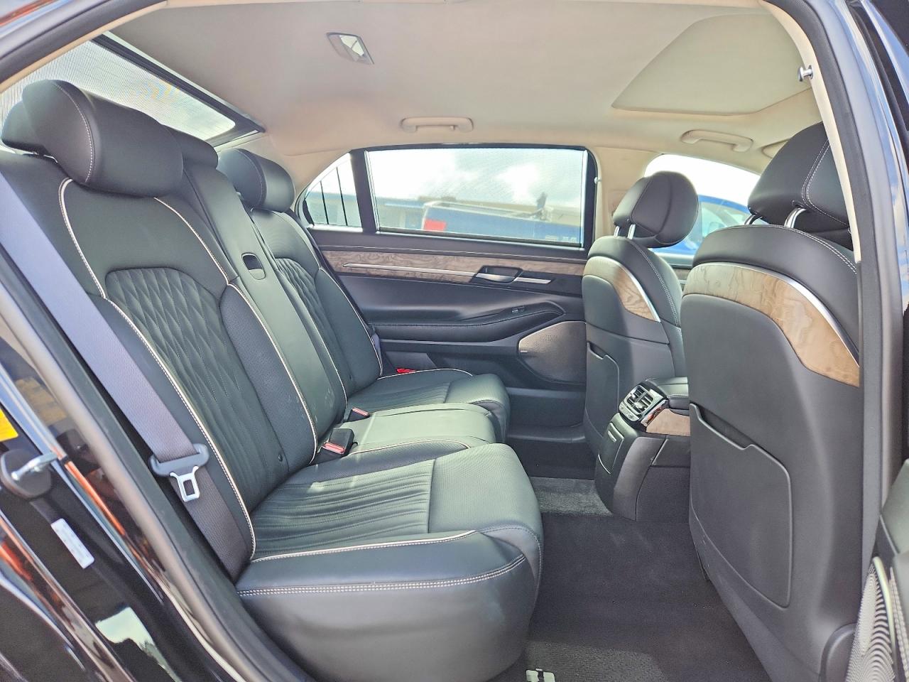 2021 GENESIS G90