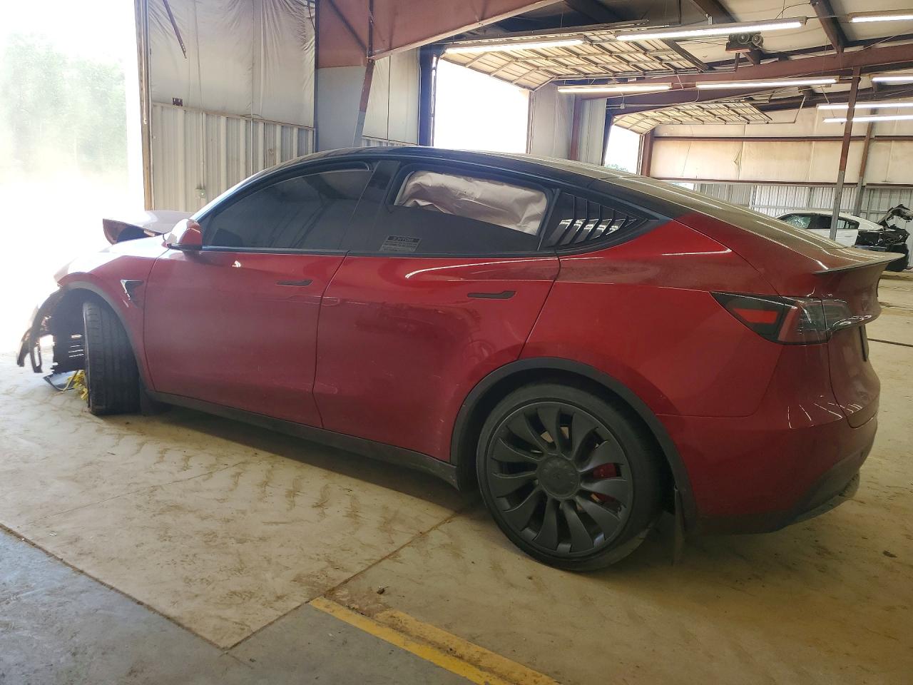 2025 TESLA MODEL Y