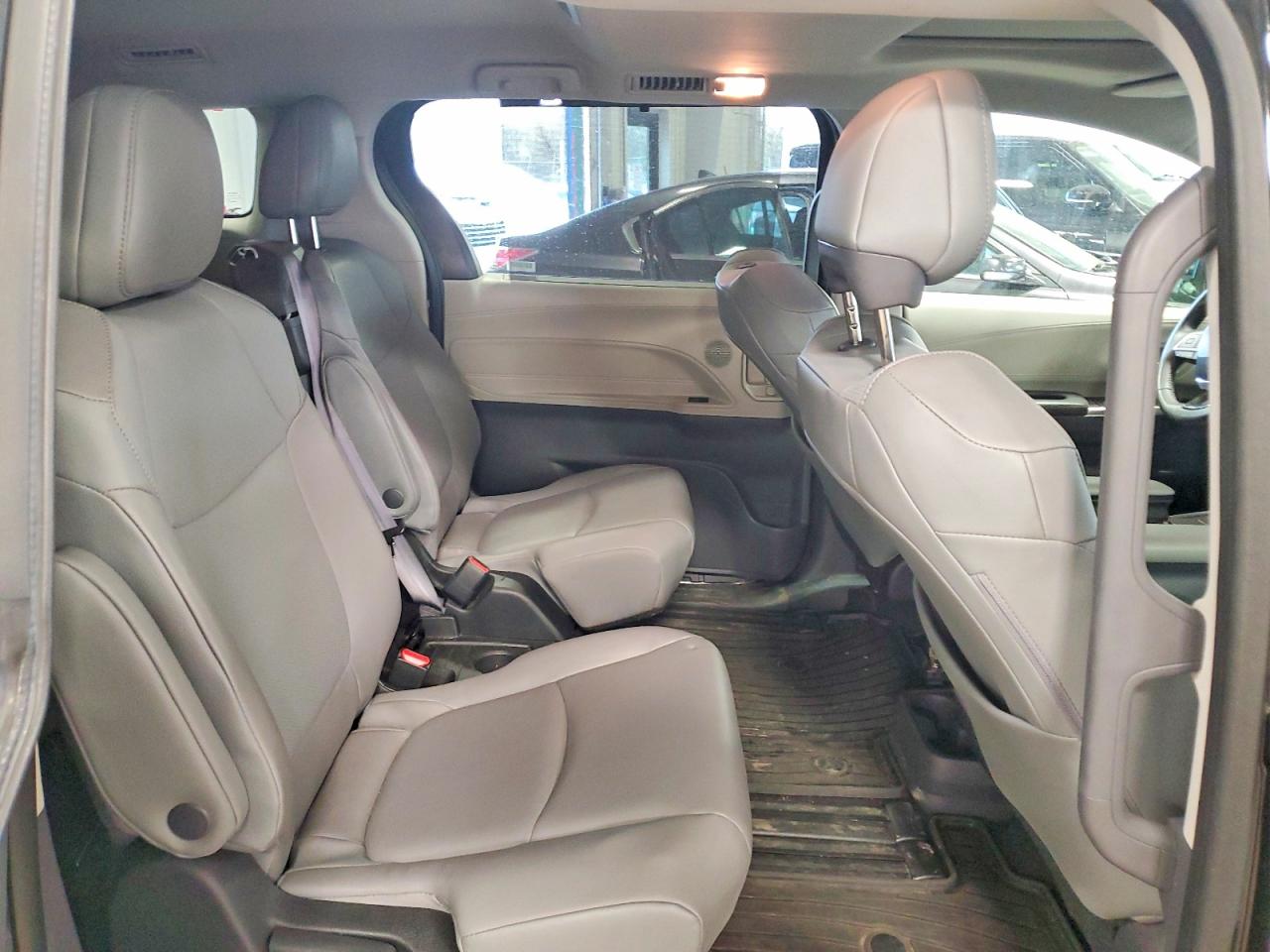 2022 TOYOTA SIENNA