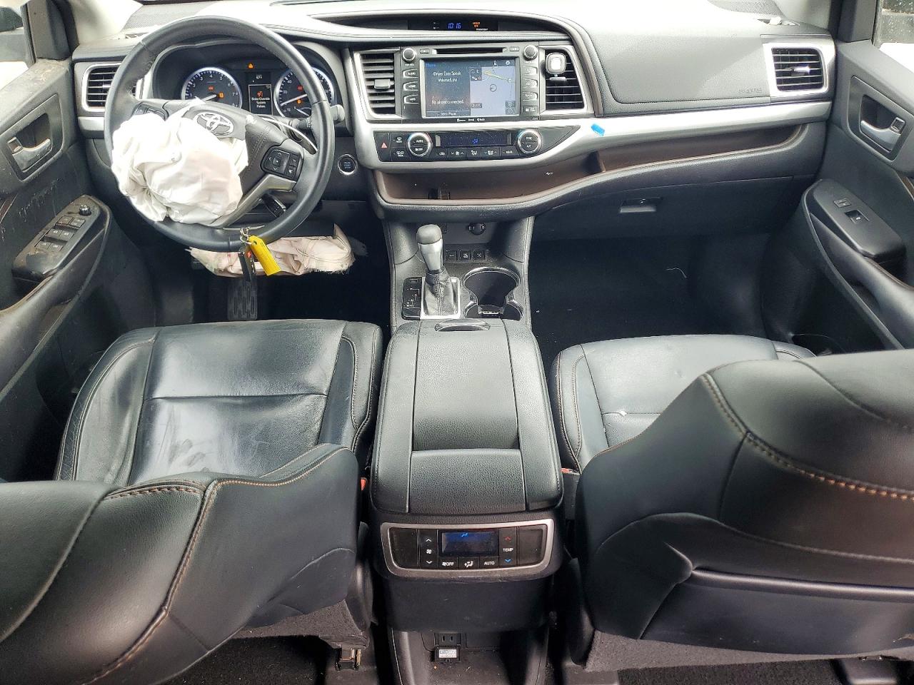 2016 TOYOTA HIGHLANDER