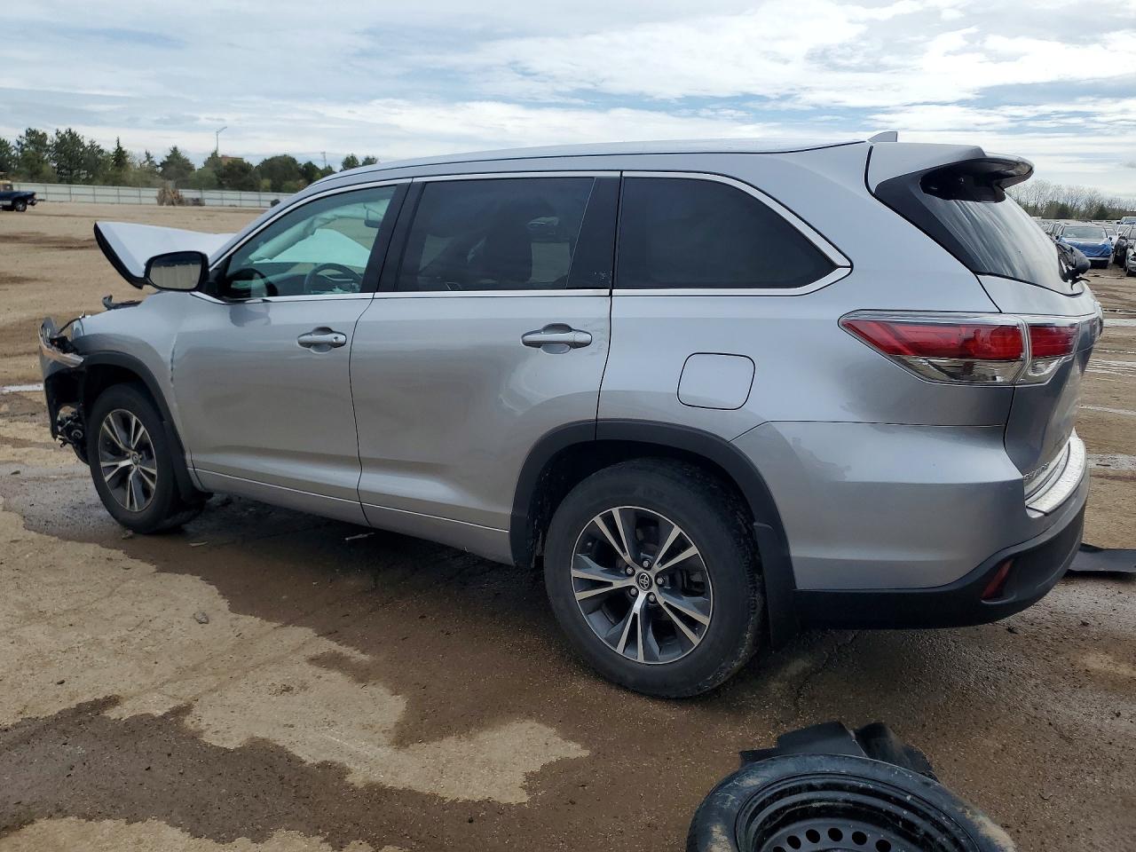 2016 TOYOTA HIGHLANDER