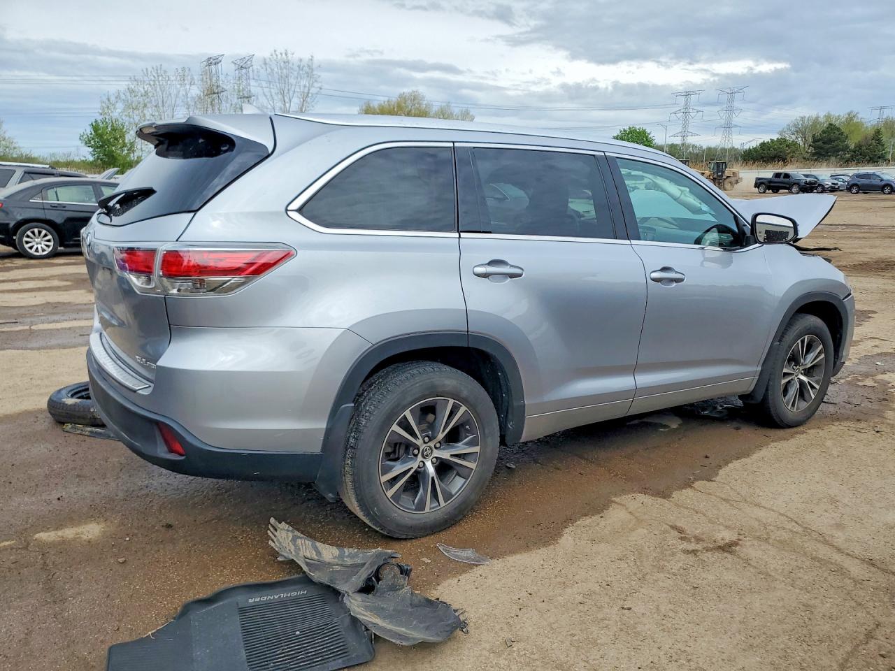 2016 TOYOTA HIGHLANDER