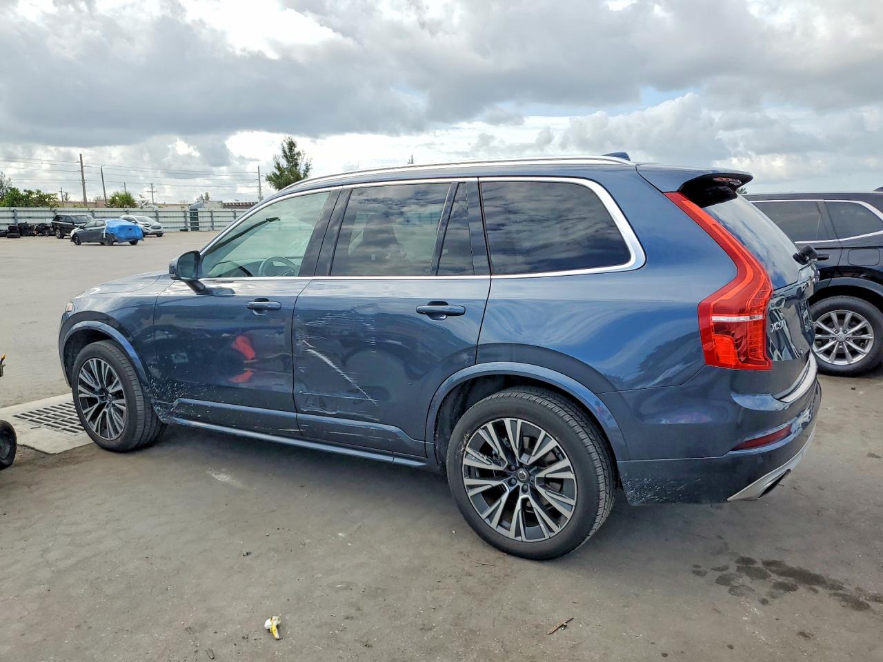 2021 VOLVO XC90