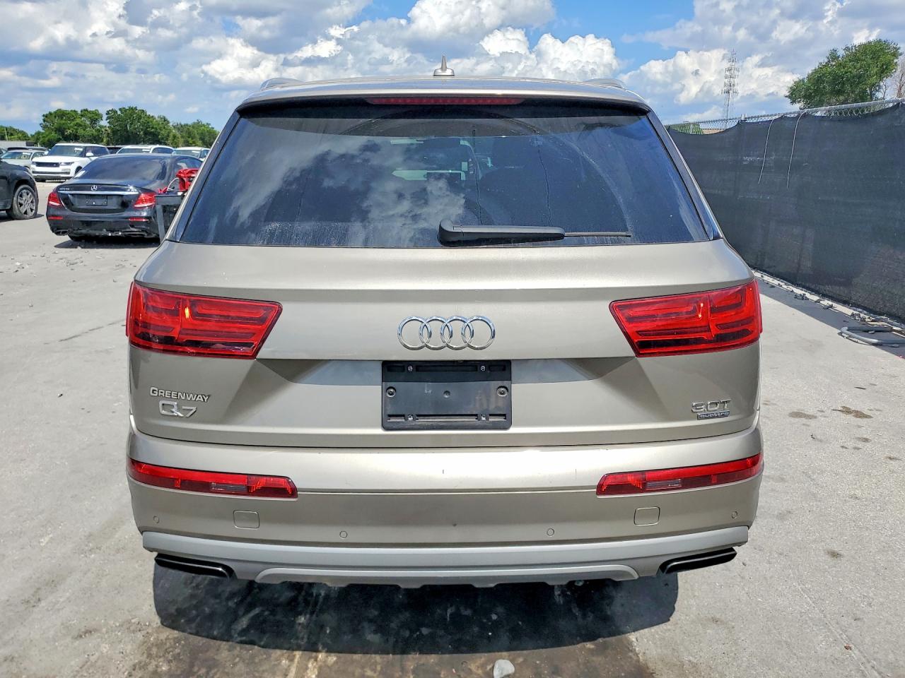 2017 AUDI Q7