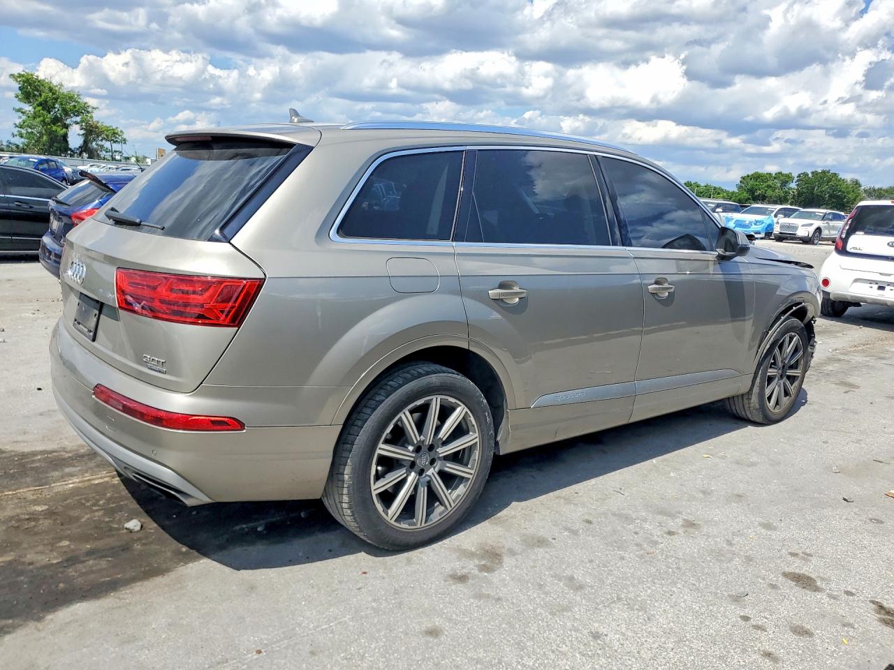 2017 AUDI Q7