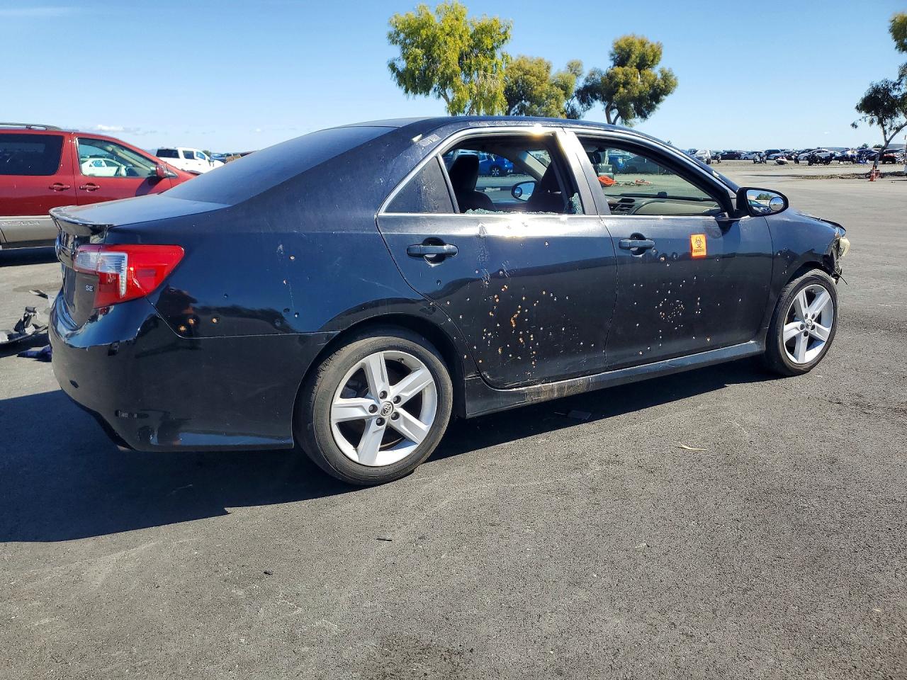 2014 TOYOTA CAMRY