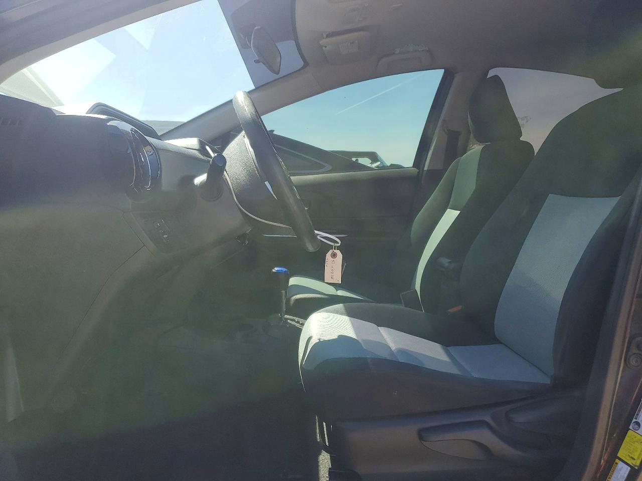 2016 TOYOTA PRIUS