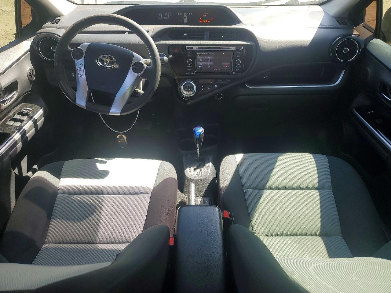 2016 TOYOTA PRIUS