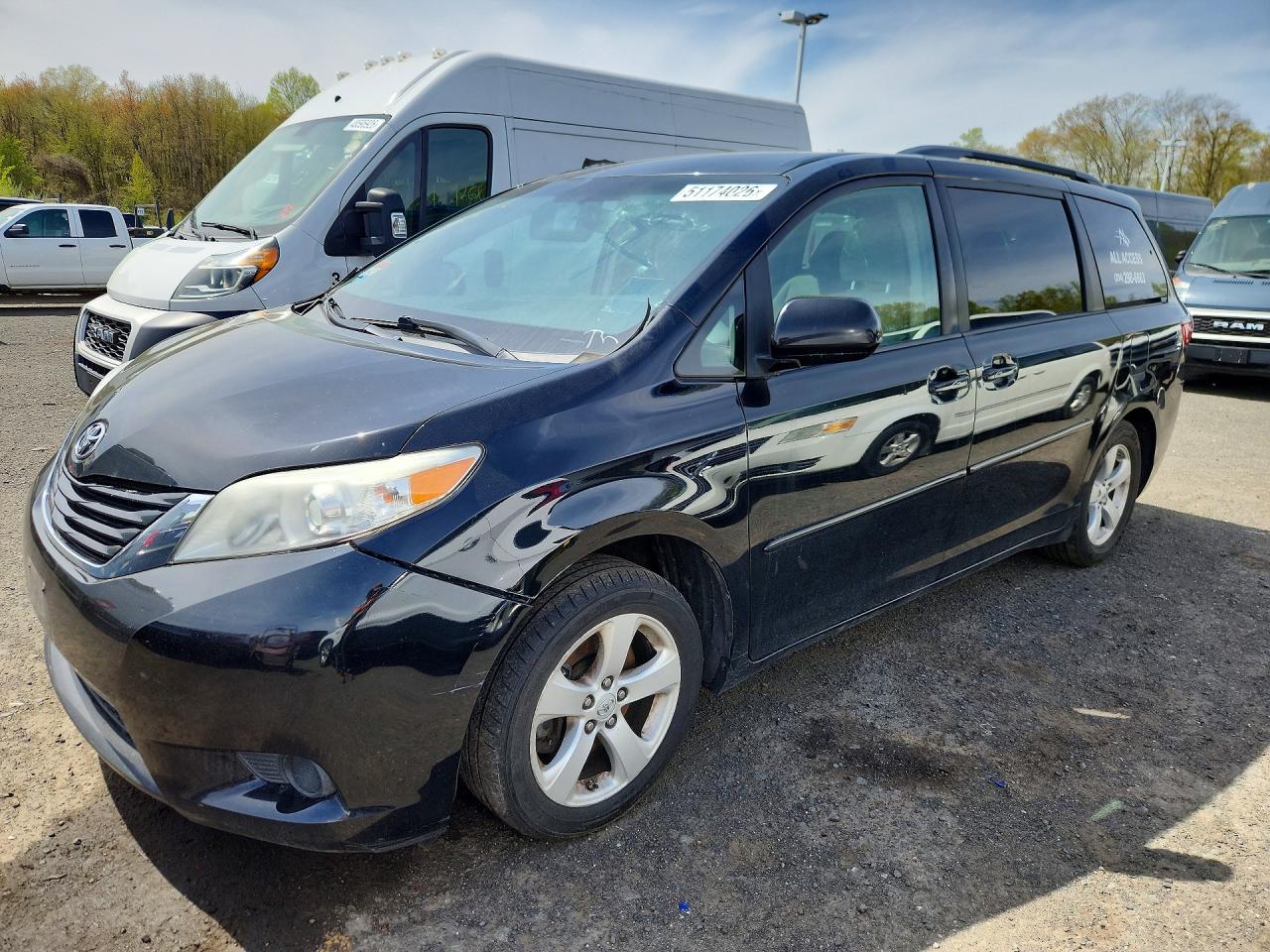 2017 TOYOTA SIENNA