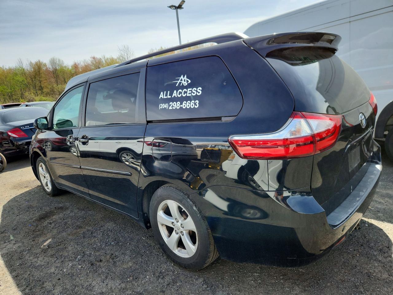 2017 TOYOTA SIENNA