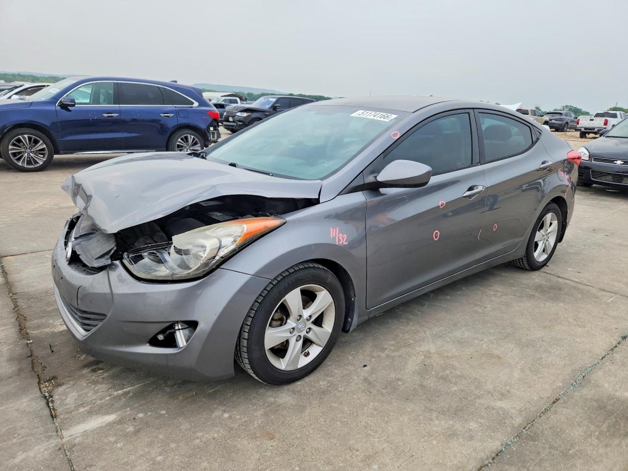 2013 HYUNDAI ELANTRA
