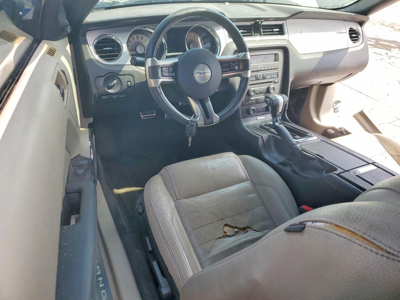 2011 FORD MUSTANG