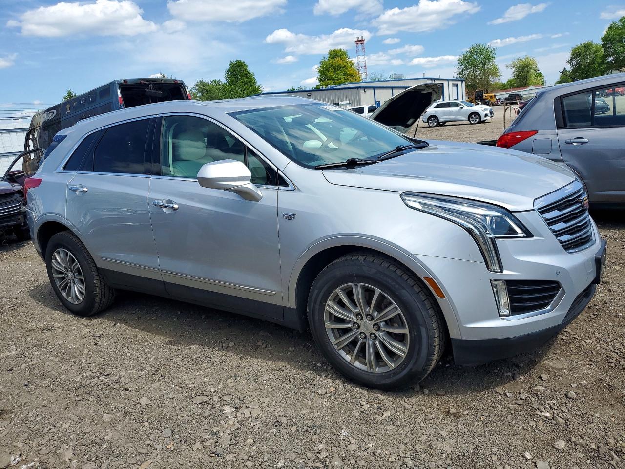 2017 CADILLAC XT5