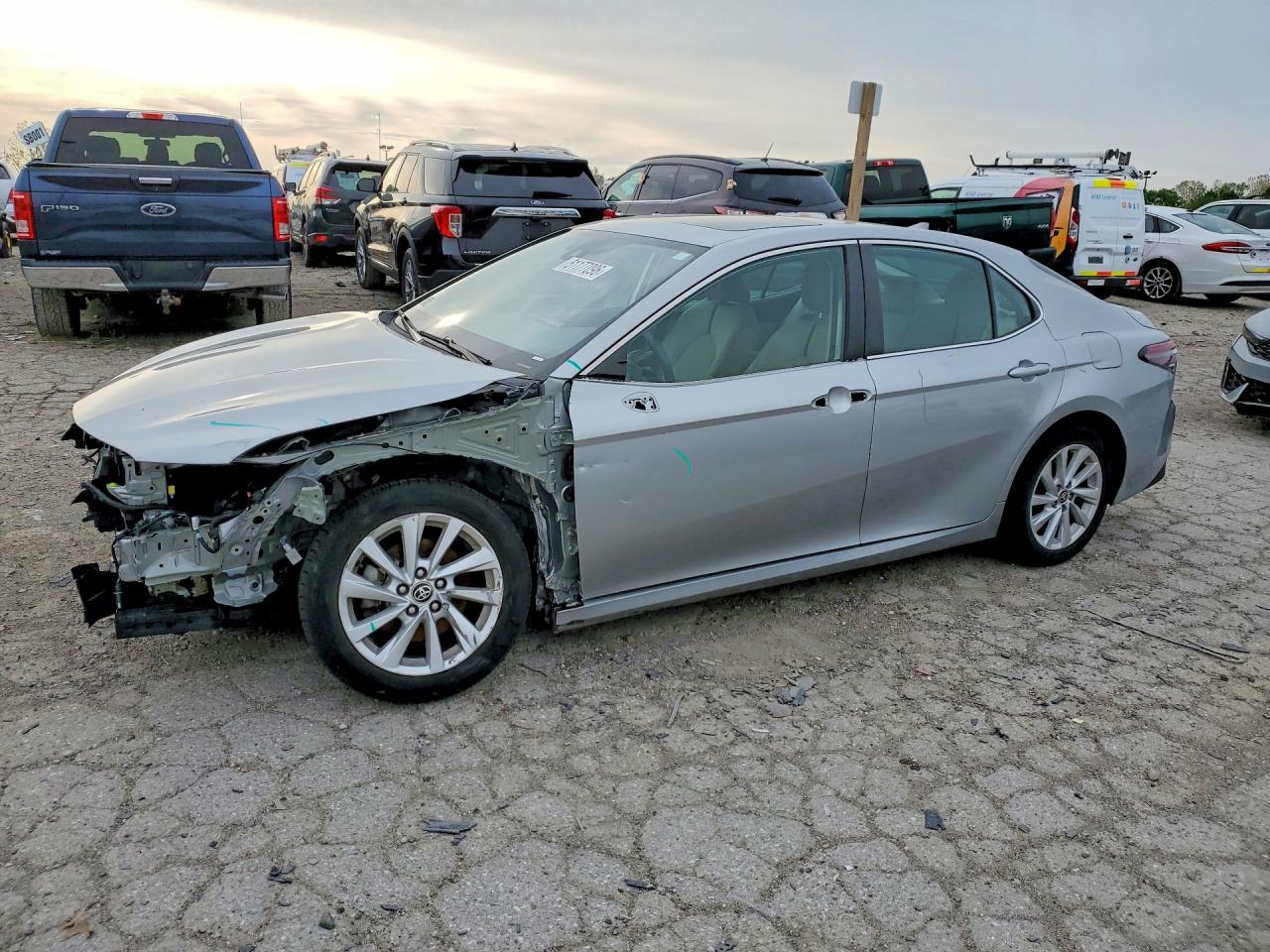 2022 TOYOTA CAMRY