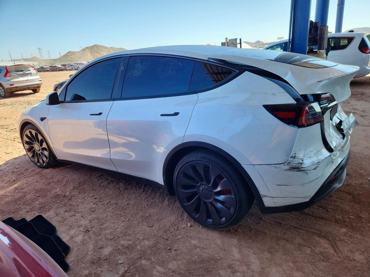 2024 TESLA MODEL Y