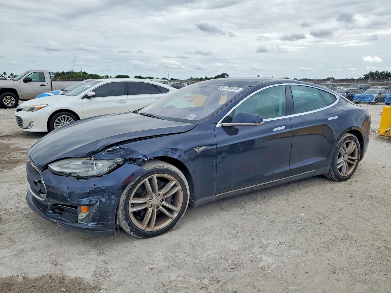 2013 TESLA MODEL S