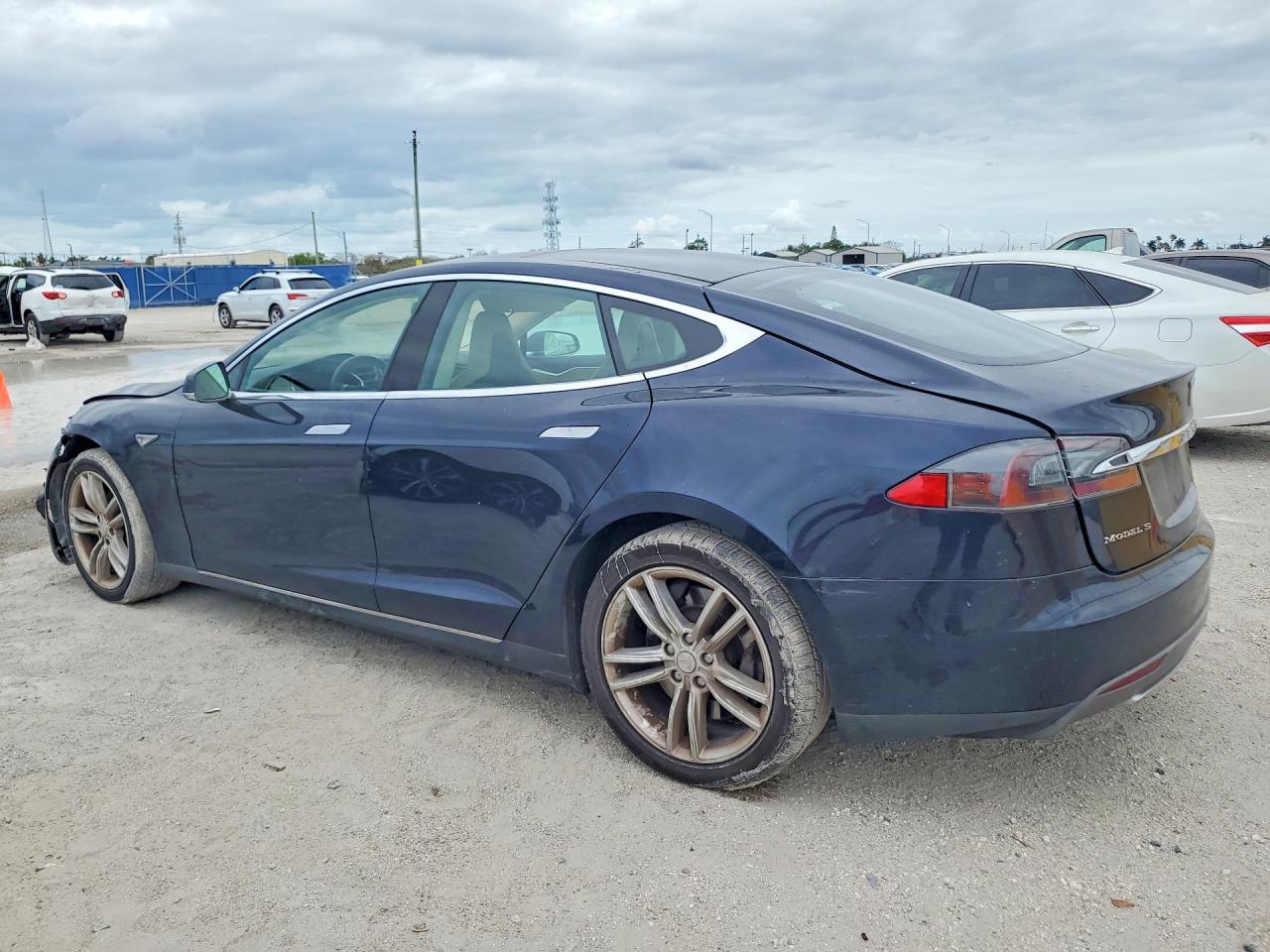 2013 TESLA MODEL S