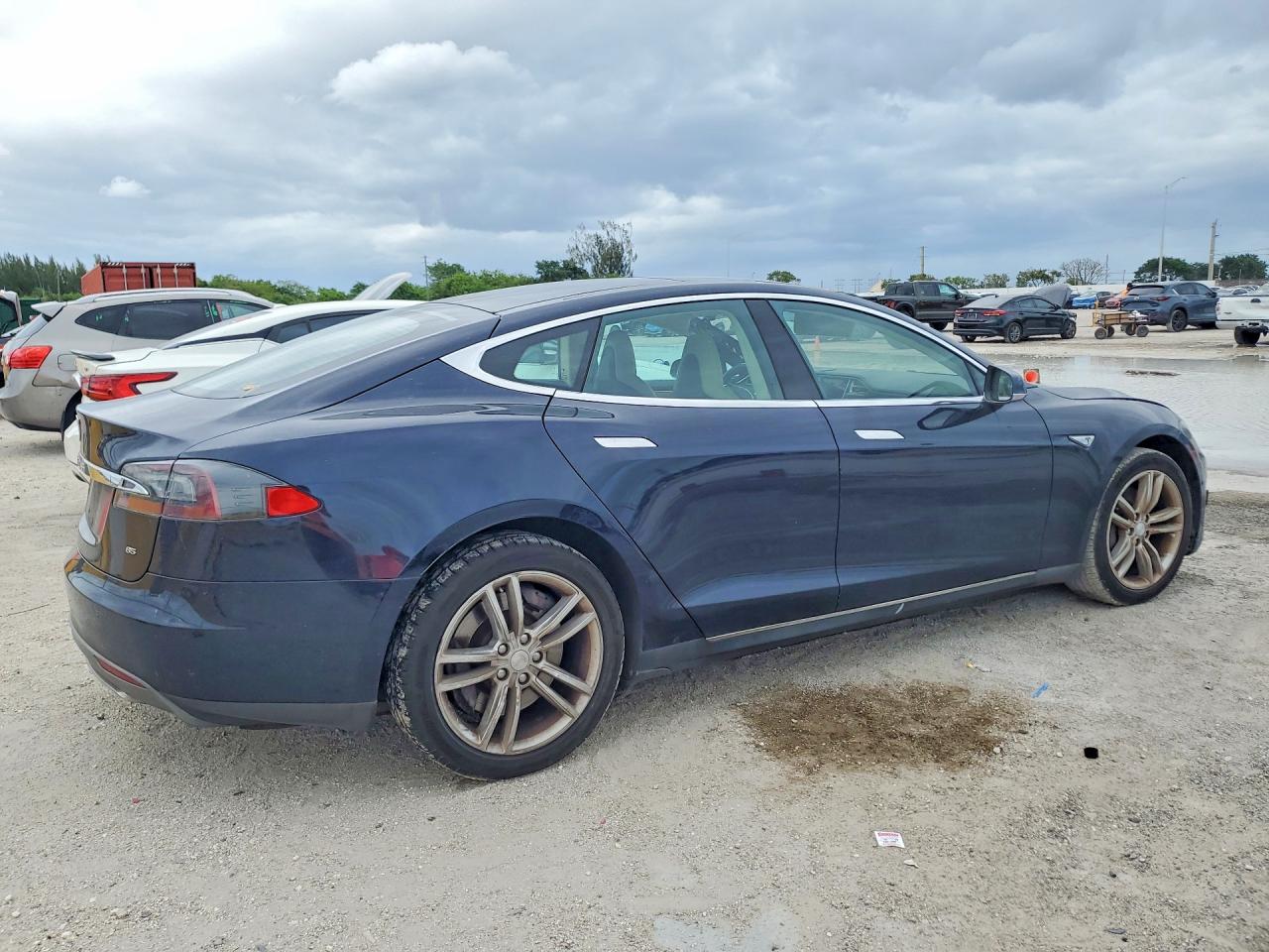 2013 TESLA MODEL S