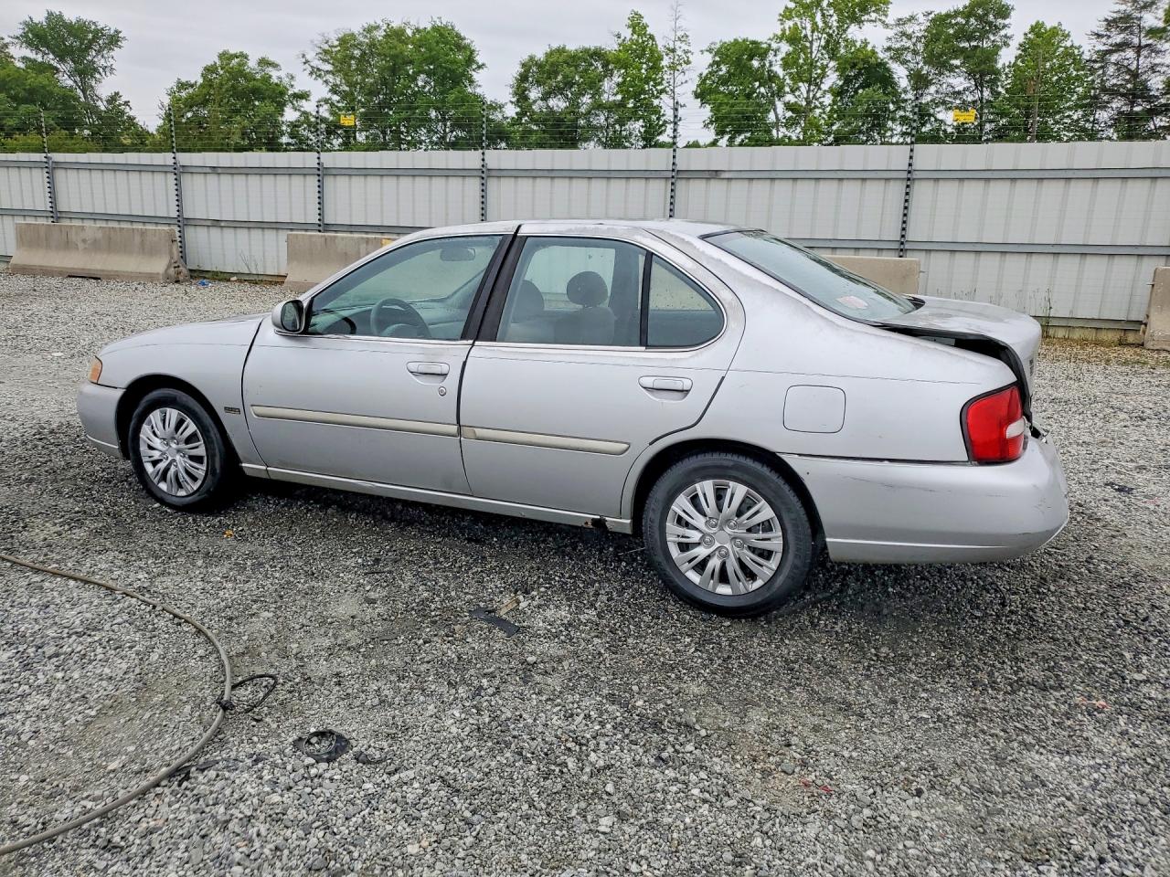 2001 NISSAN ALTIMA