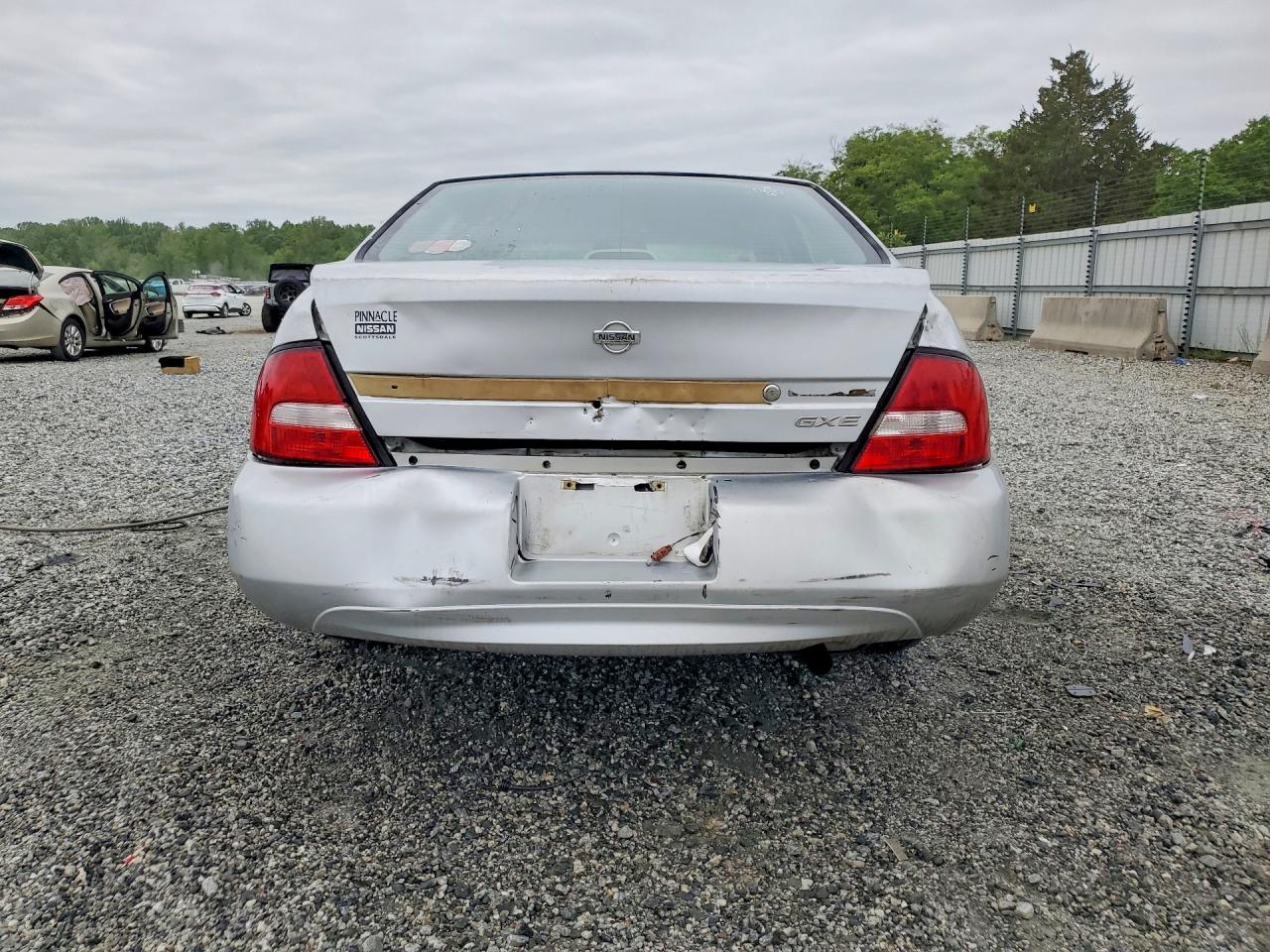 2001 NISSAN ALTIMA