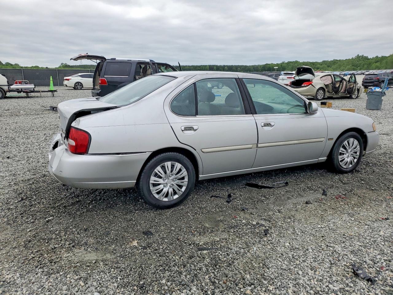 2001 NISSAN ALTIMA