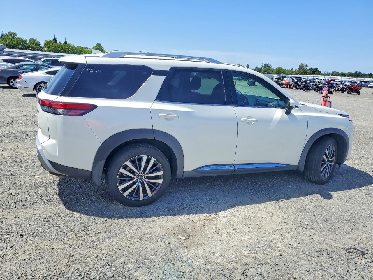 2022 NISSAN PATHFINDER