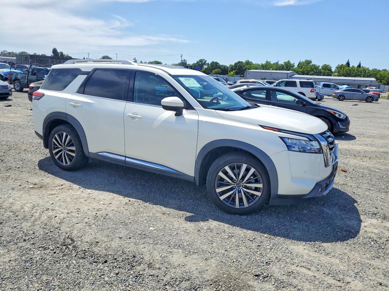 2022 NISSAN PATHFINDER