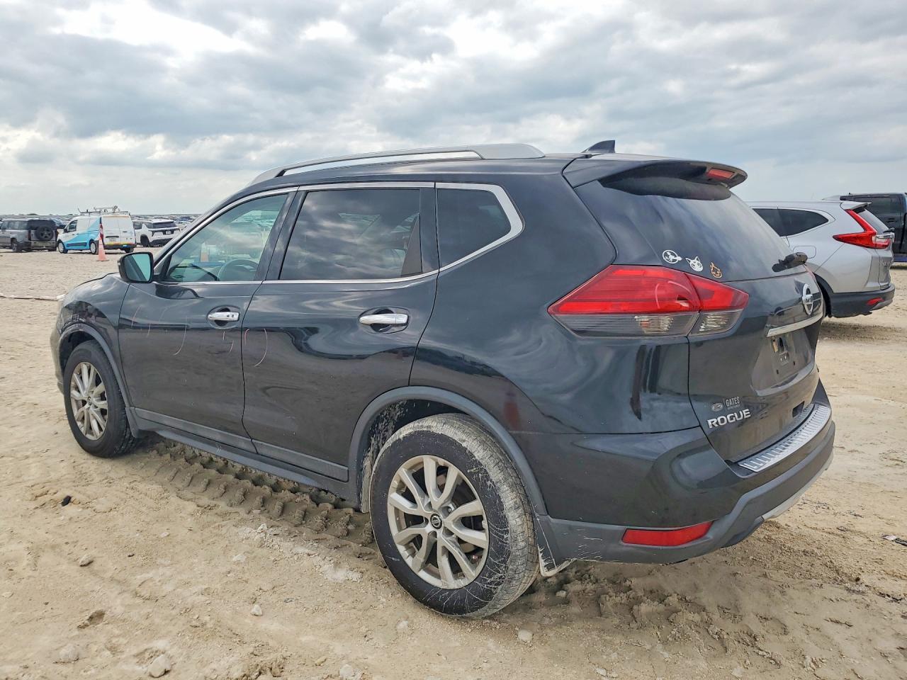 2017 NISSAN ROGUE