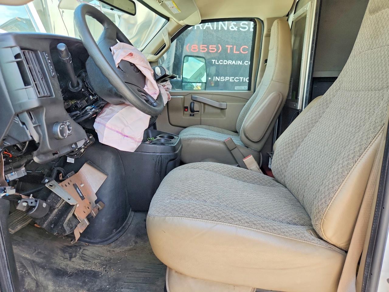 2017 CHEV EXPRESS