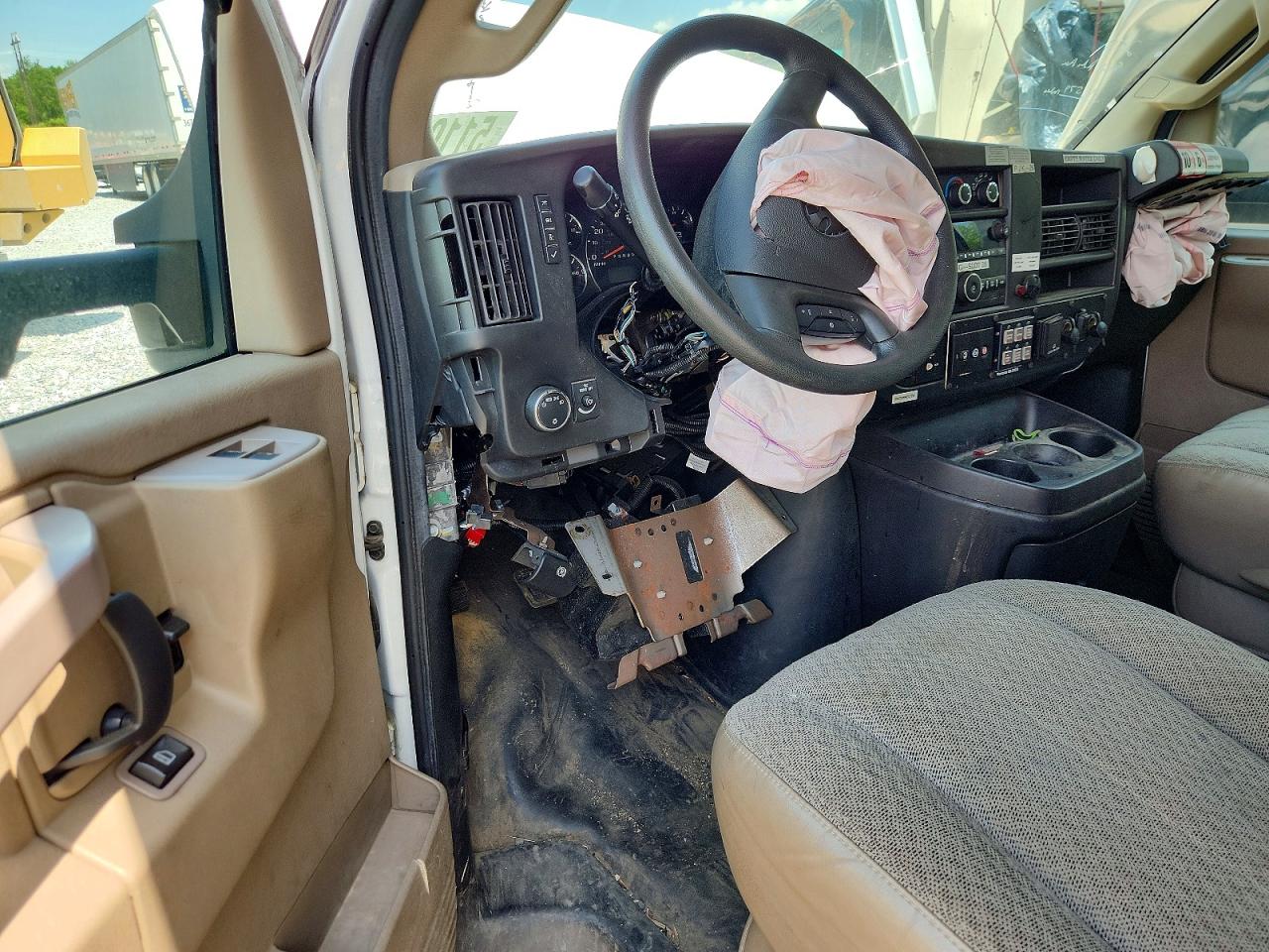 2017 CHEV EXPRESS