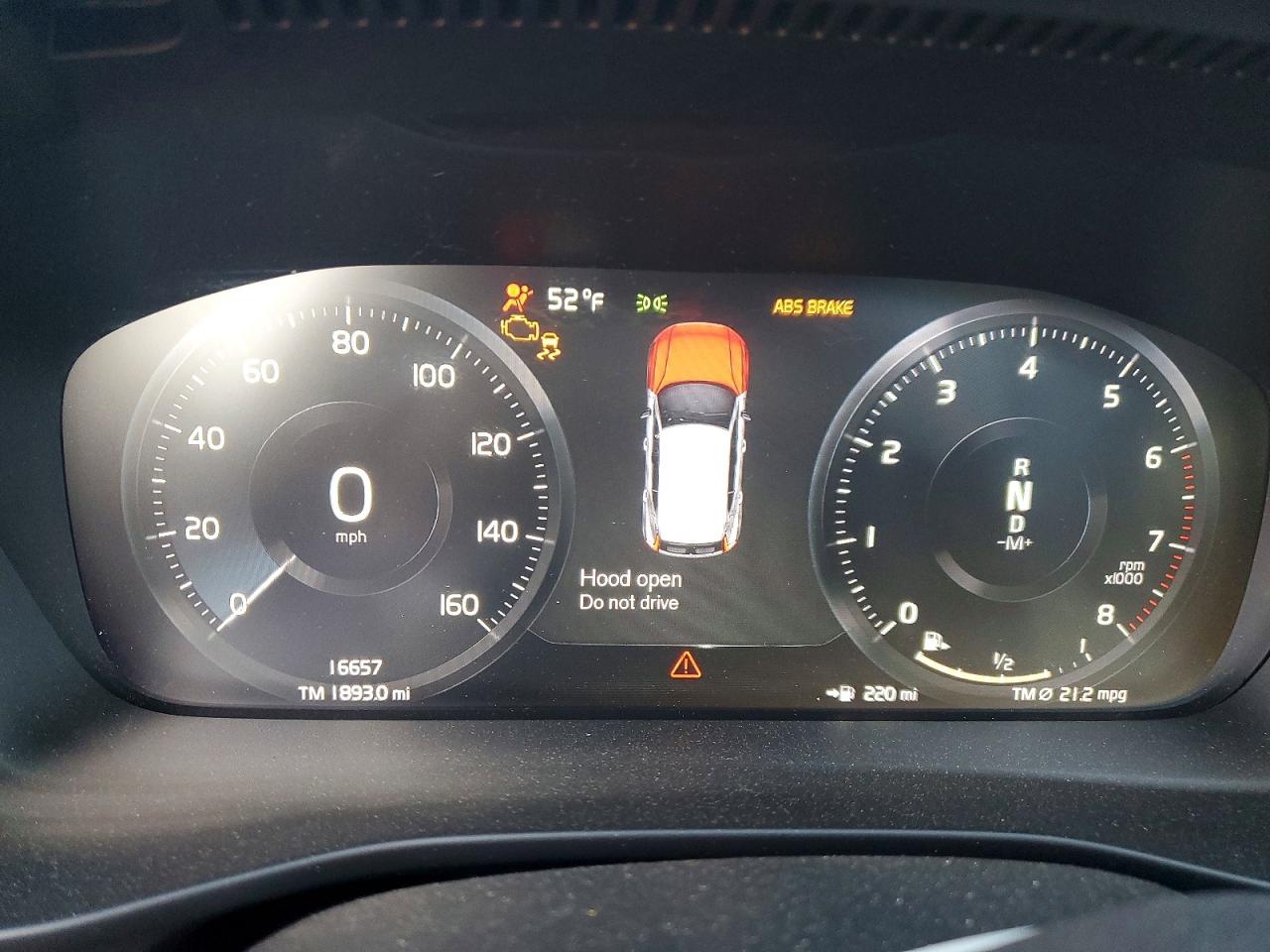 2022 VOLVO XC40