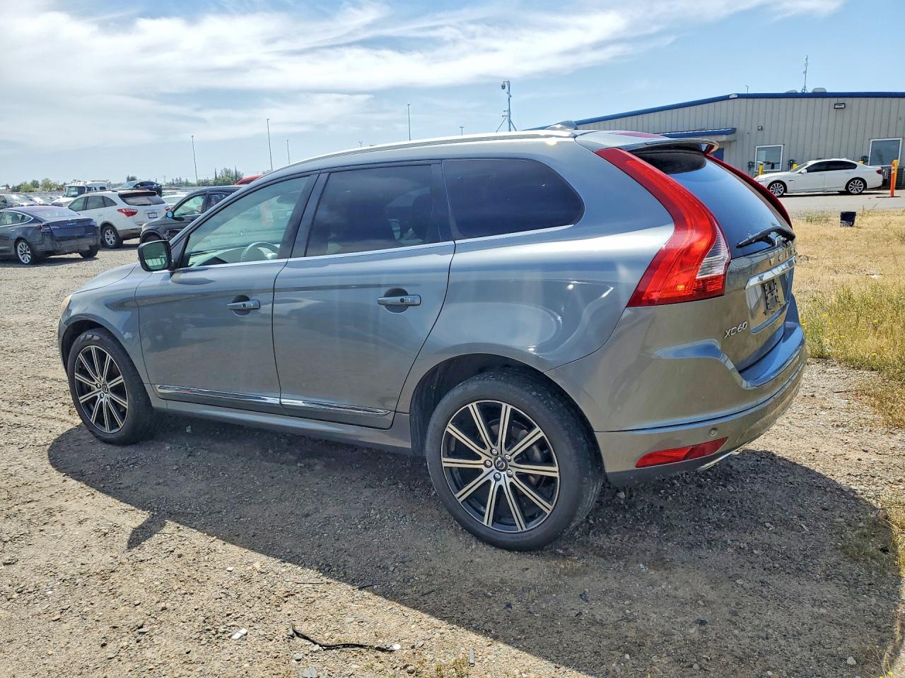 2016 VOLVO XC60