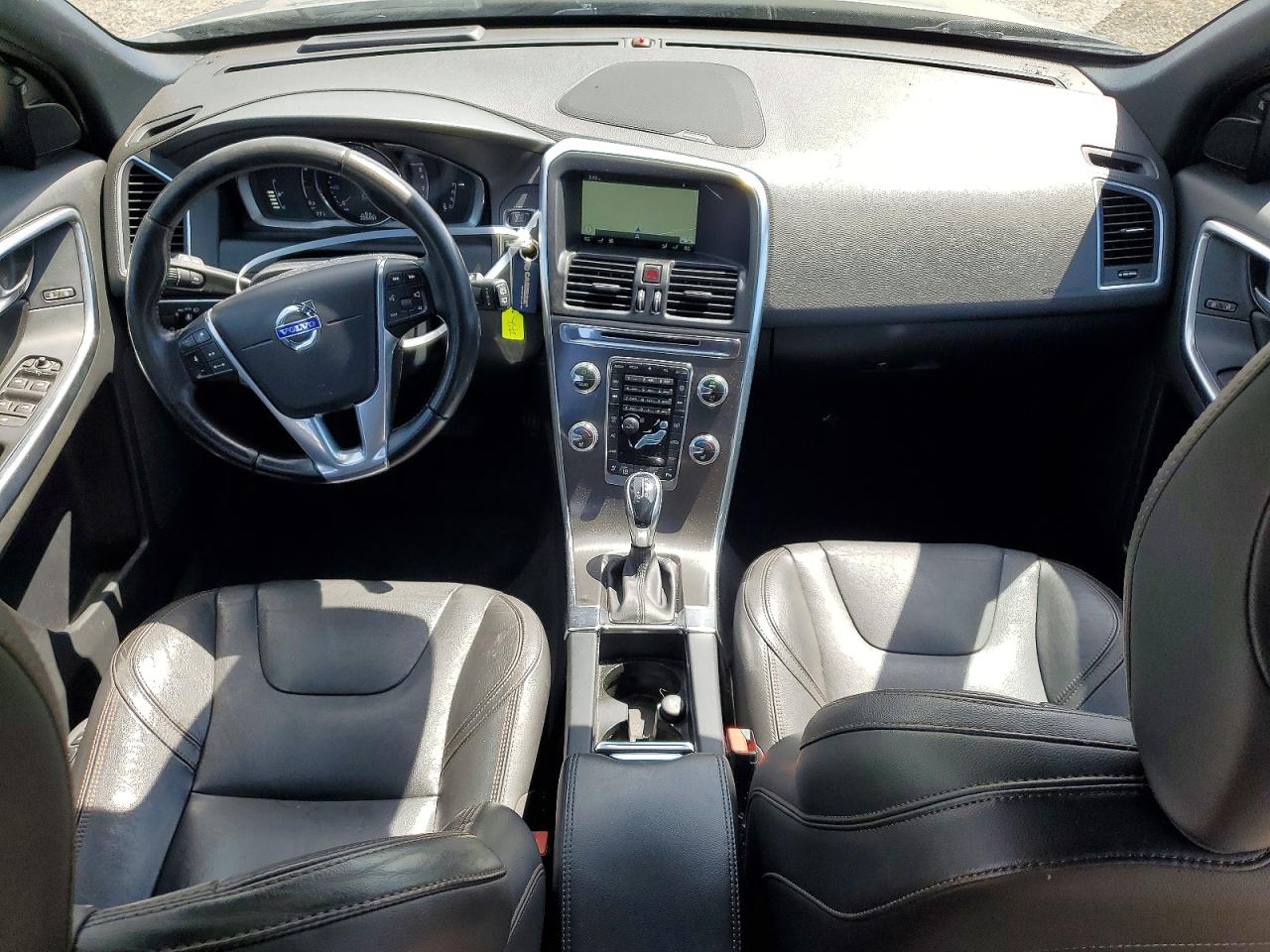 2016 VOLVO XC60
