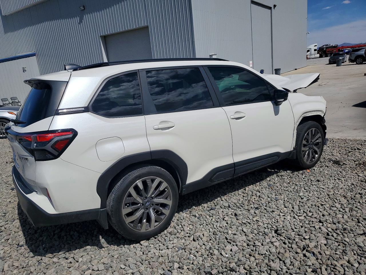 2025 SUBARU FORESTER