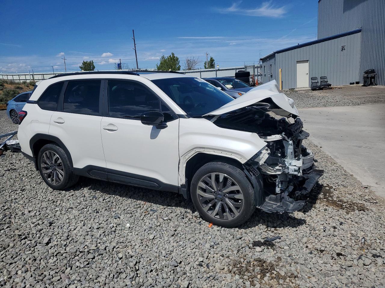 2025 SUBARU FORESTER