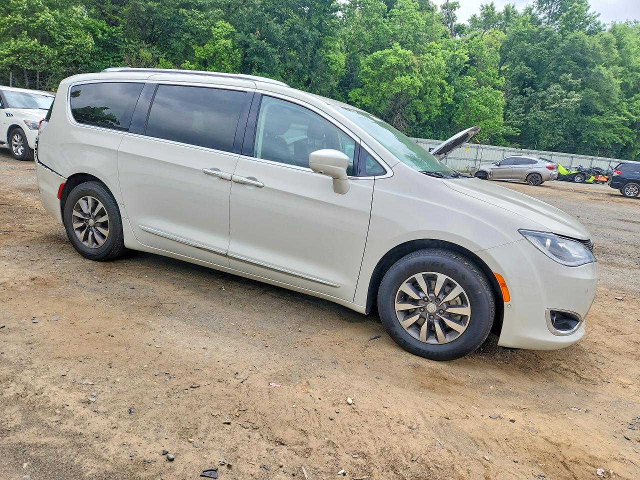 2019 CHRYSLER PACIFICA