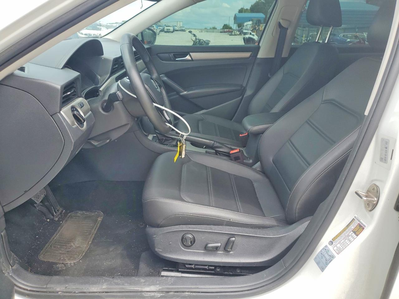 2021 VOLKSWAGEN PASSAT