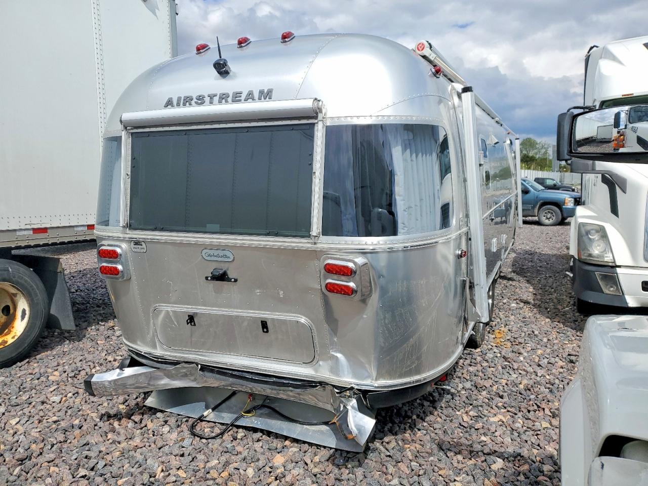 2024 AIRSTREAM TRAILER
