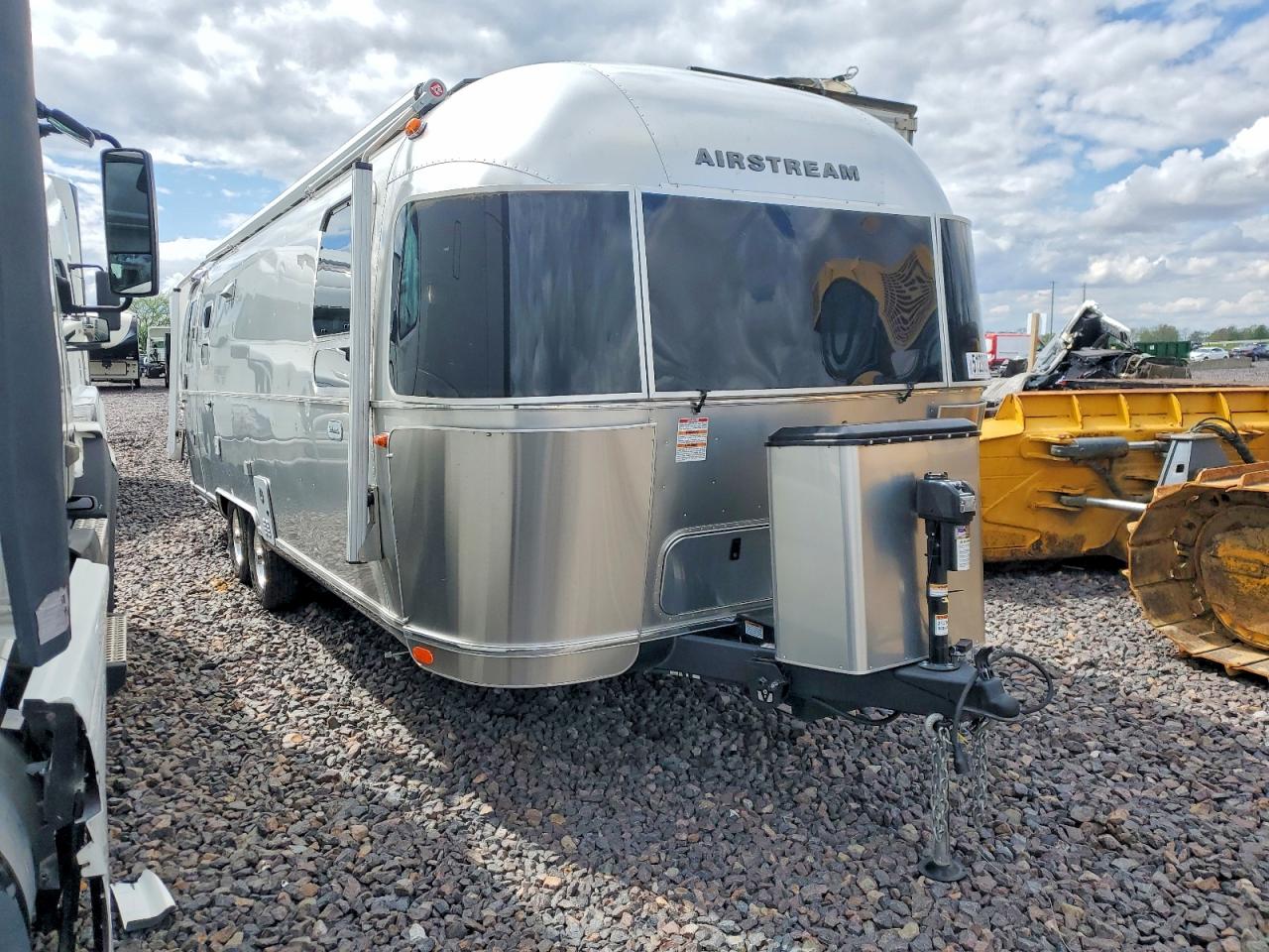2024 AIRSTREAM TRAILER