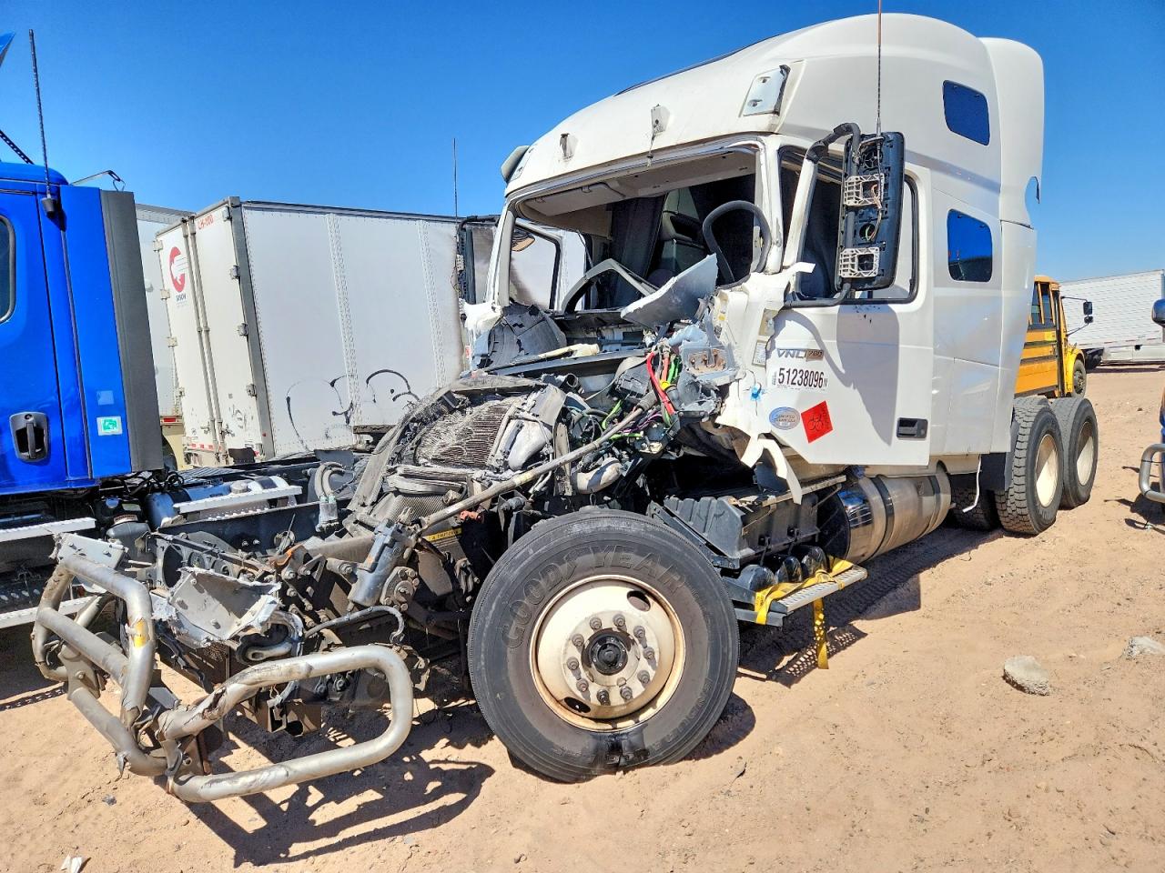 2023 VOLVO VN