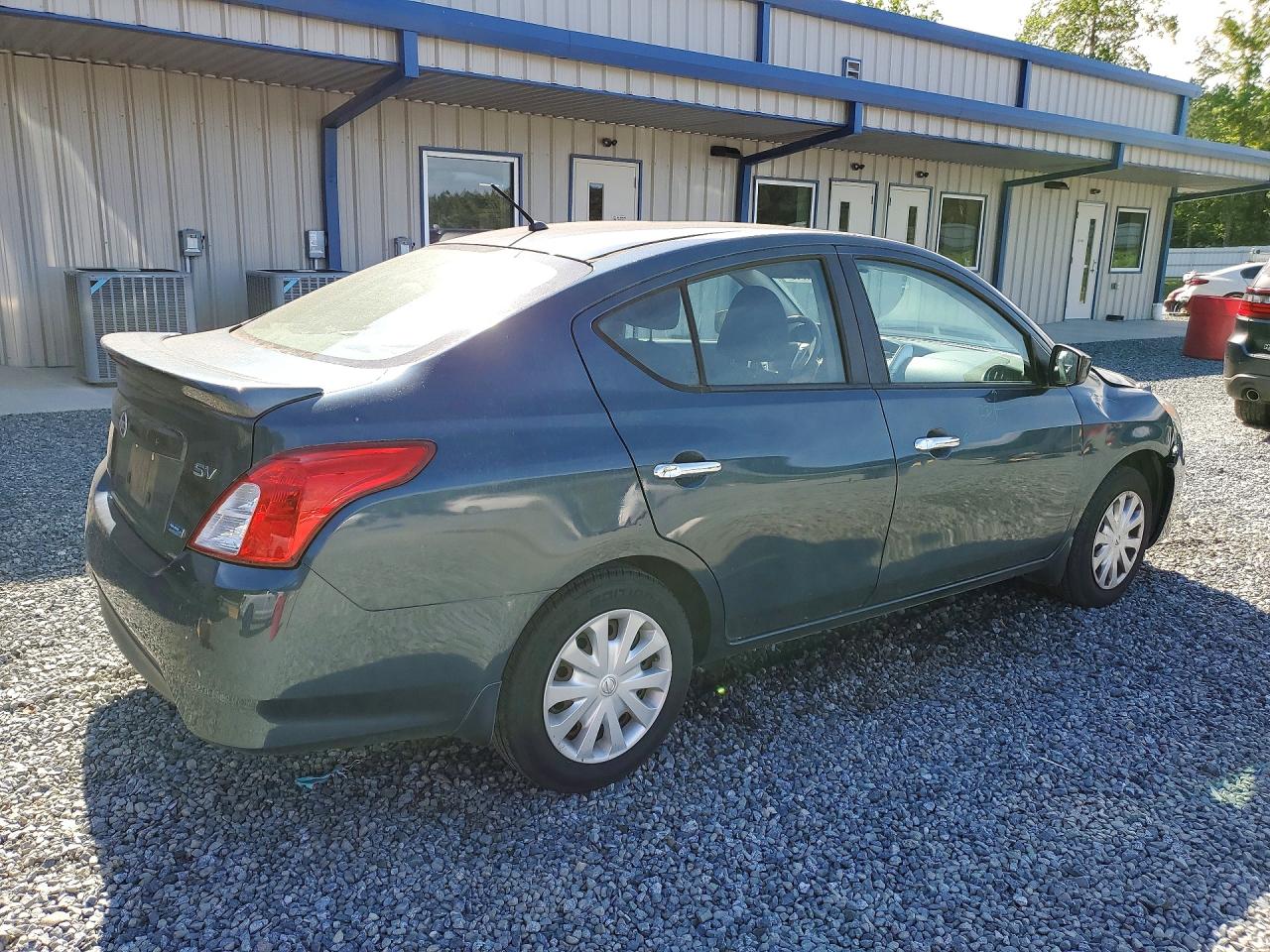 2016 NISSAN VERSA