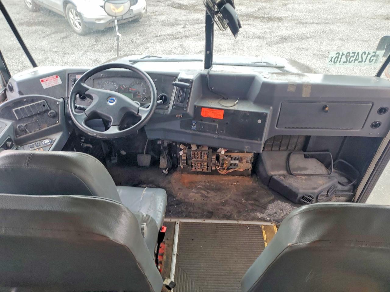 2013 BLUEBIRD SCHOOL BUS