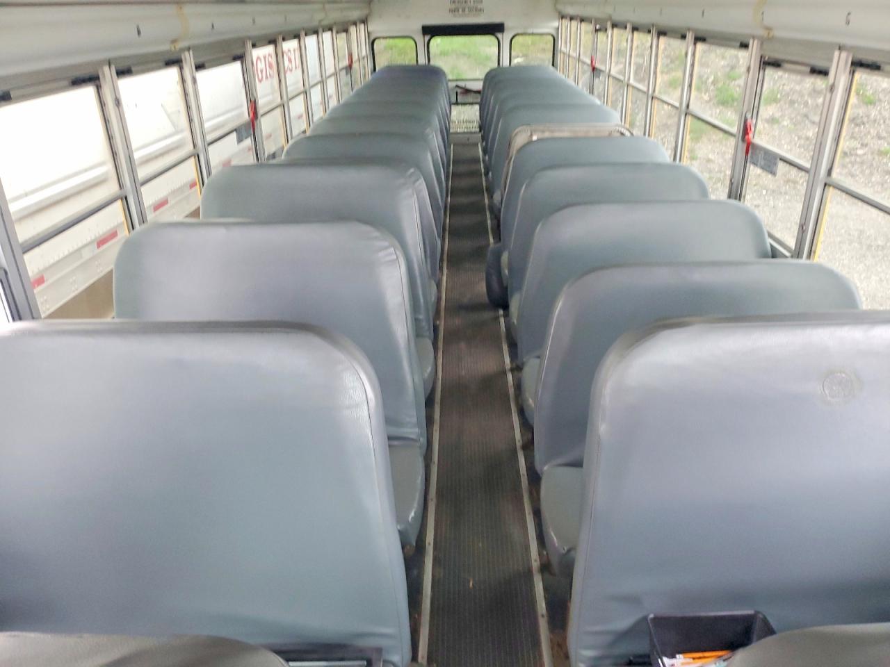2013 BLUEBIRD SCHOOL BUS