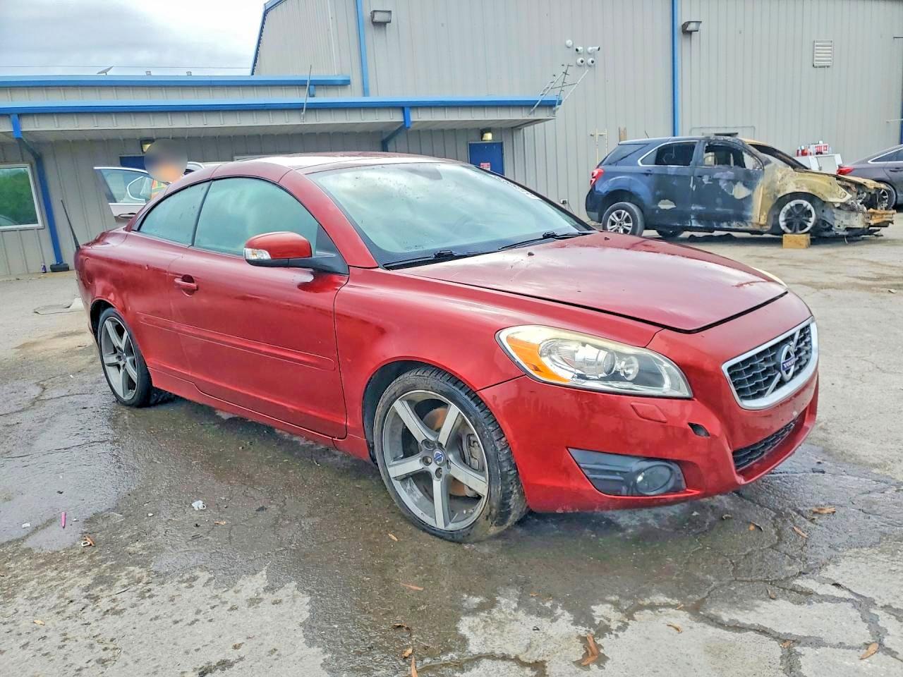 2011 VOLVO C70